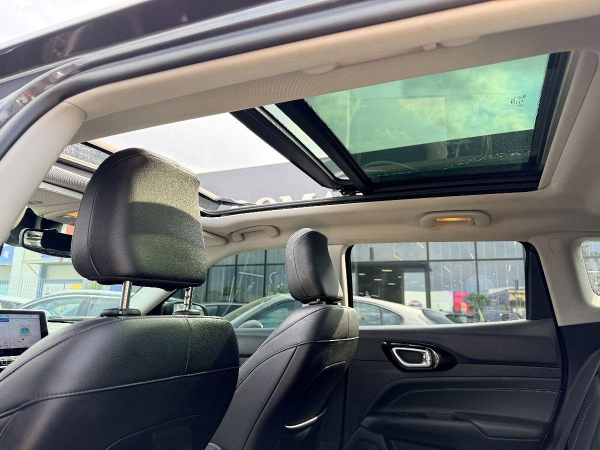 Jeep Compass 1.6 Multijet II 2WD Limited (18)