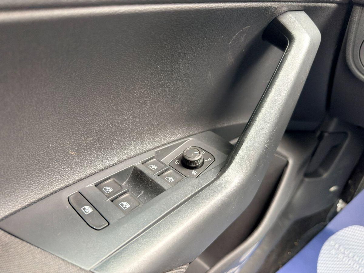 Volkswagen Polo 1.0 tsi Edition 95cv (14)