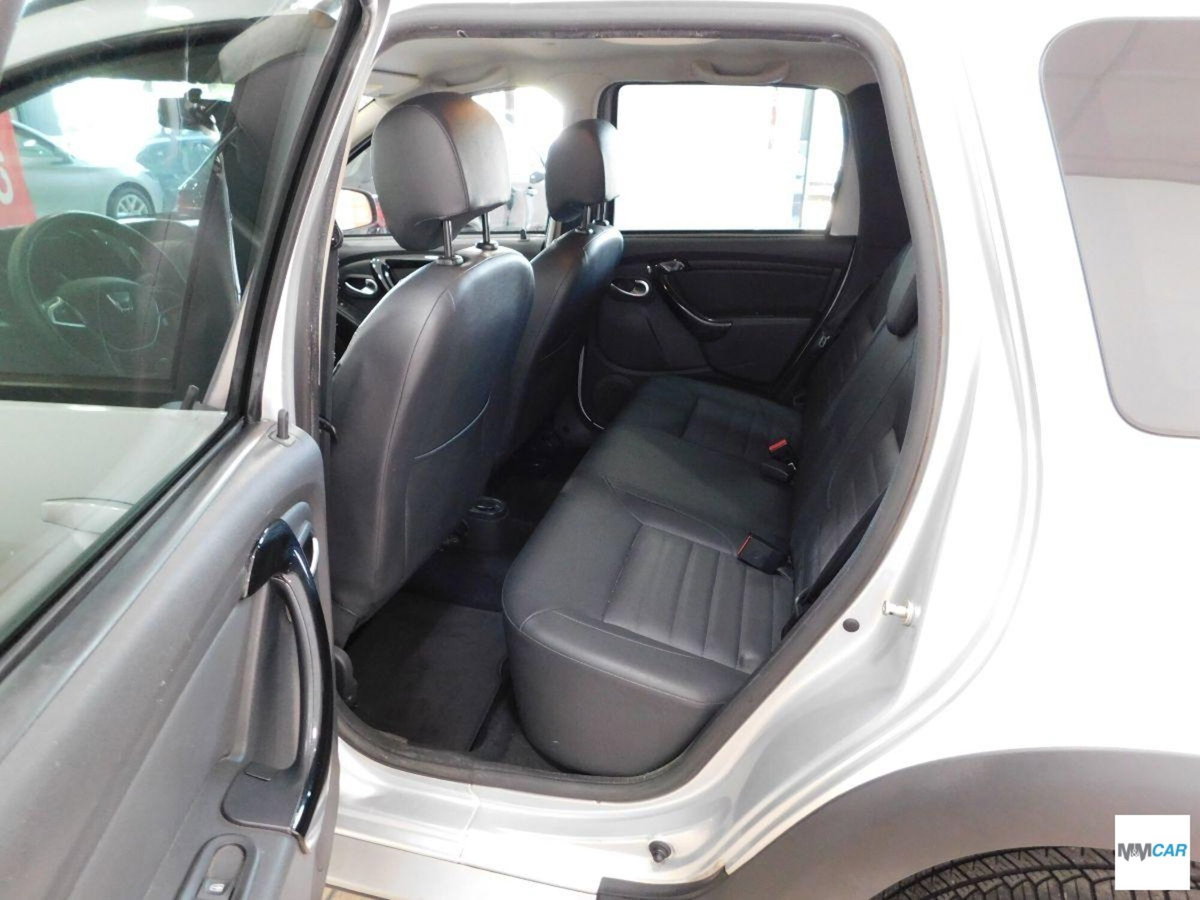 Dacia Duster 1.5 dCi 110 CV S&S 4x2 Serie Speciale Brave (8)