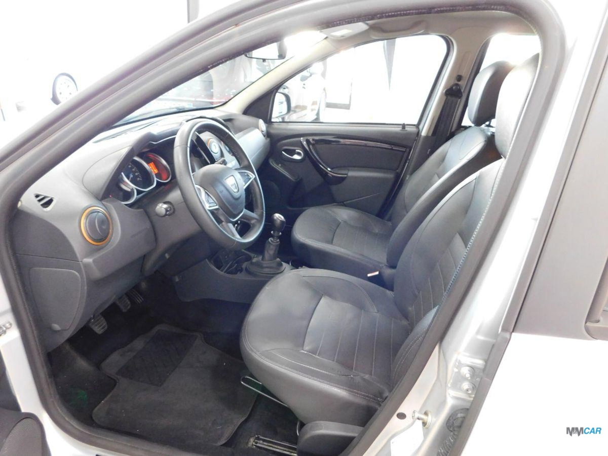 Dacia Duster 1.5 dCi 110 CV S&S 4x2 Serie Speciale Brave (9)