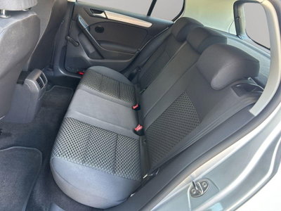 Volkswagen Golf 1.6 TDI DPF 5p. Comfortline (11)