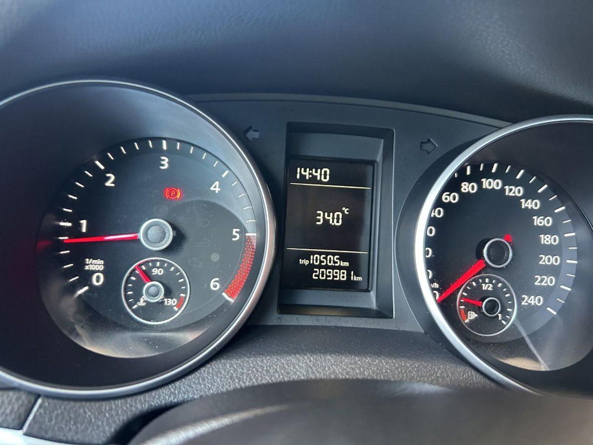 Volkswagen Golf 1.6 TDI DPF 5p. Comfortline (17)