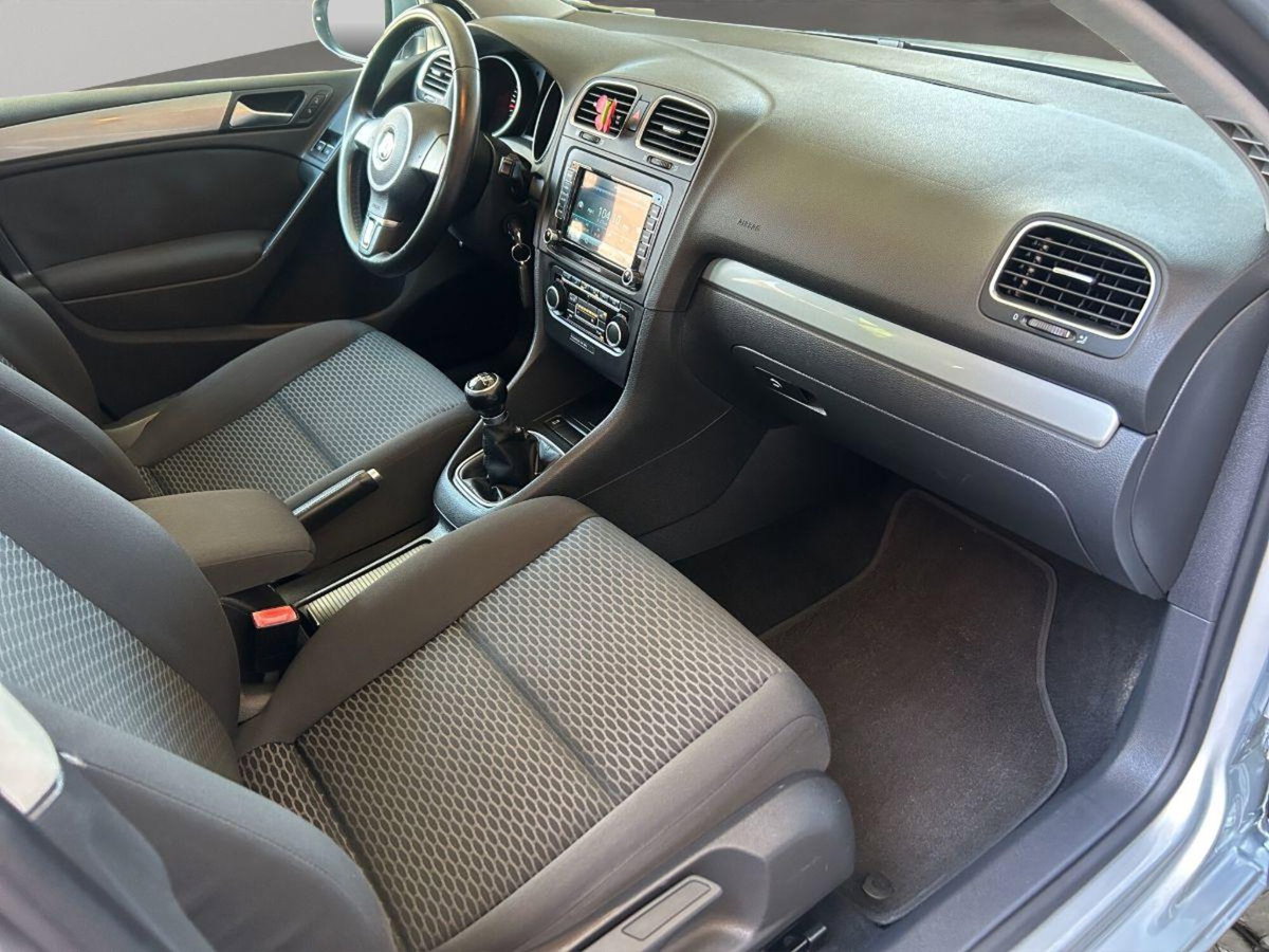 Volkswagen Golf 1.6 TDI DPF 5p. Comfortline (19)