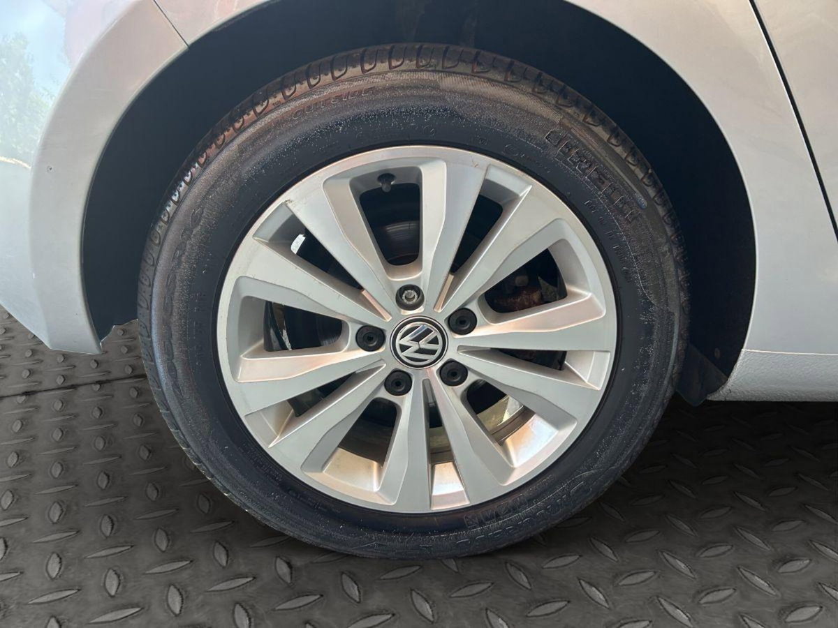 Volkswagen Golf 1.6 TDI DPF 5p. Comfortline (20)