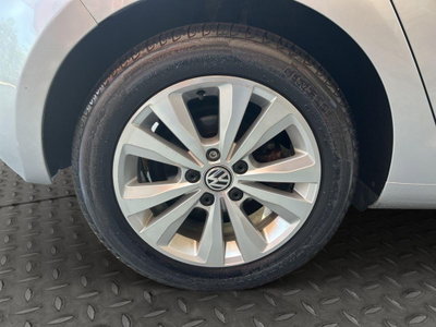 Volkswagen Golf 1.6 TDI DPF 5p. Comfortline (20)