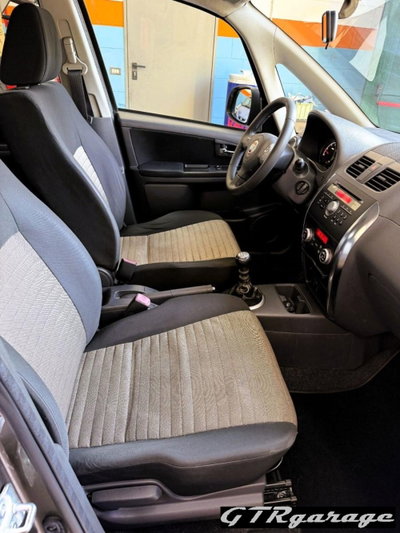 Fiat Sedici 2.0 MJT 16V DPF 4x4 Emotion (19)