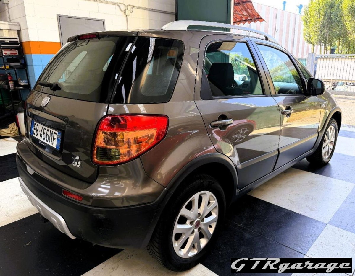 Fiat Sedici 2.0 MJT 16V DPF 4x4 Emotion (6)