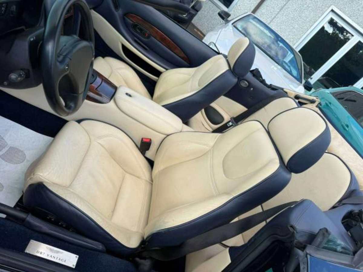 Aston Martin DB7 Cabrio Vantage Volante (11)