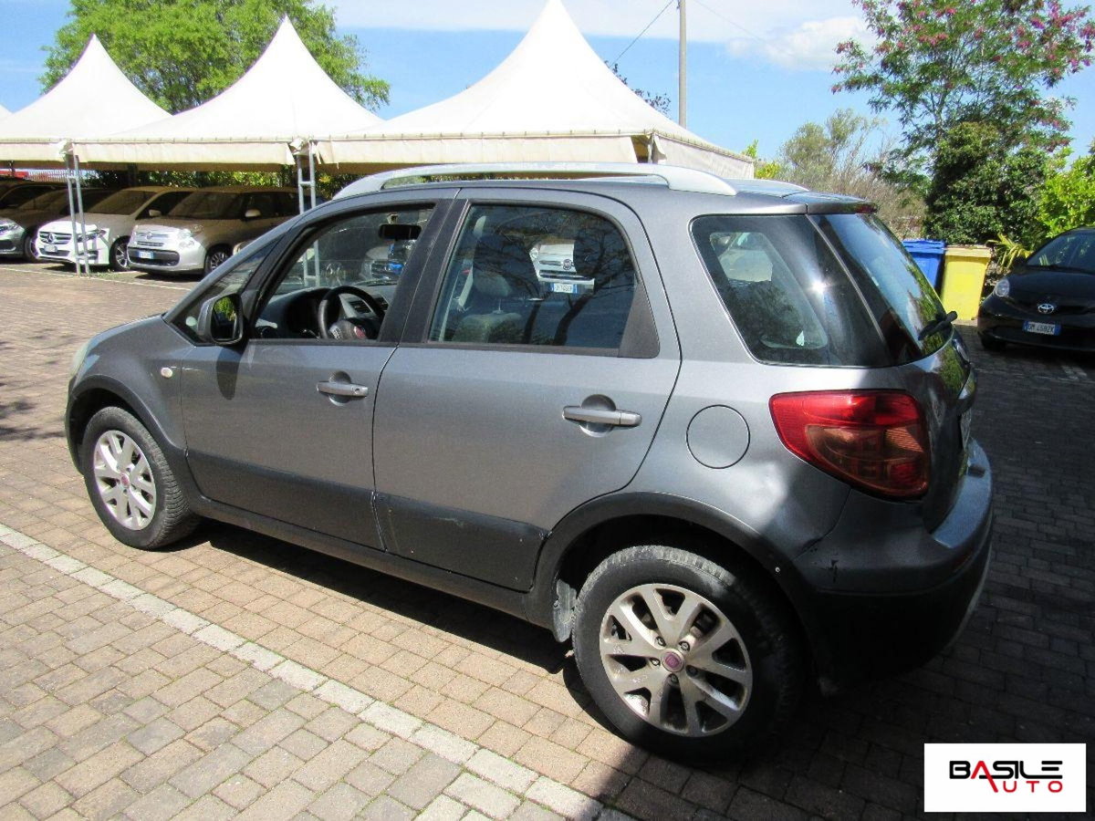 Fiat Sedici 1.9 MJT 4x2 Emotion (6)
