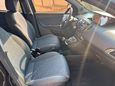 Lancia Ypsilon 1.0 FireFly 5 porte S&S Hybrid Gold Plus (10)