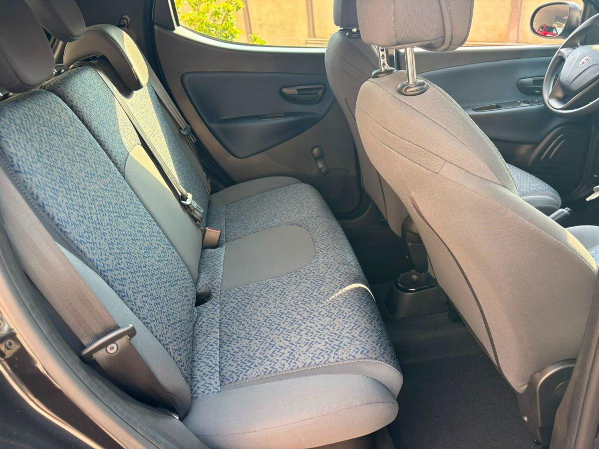 Lancia Ypsilon 1.0 FireFly 5 porte S&S Hybrid Gold Plus (11)