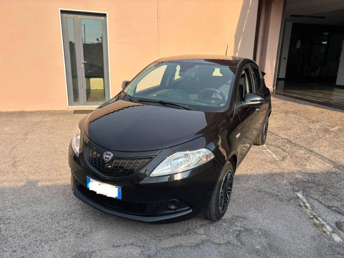 Lancia Ypsilon 1.0 FireFly 5 porte S&S Hybrid Gold Plus (3)