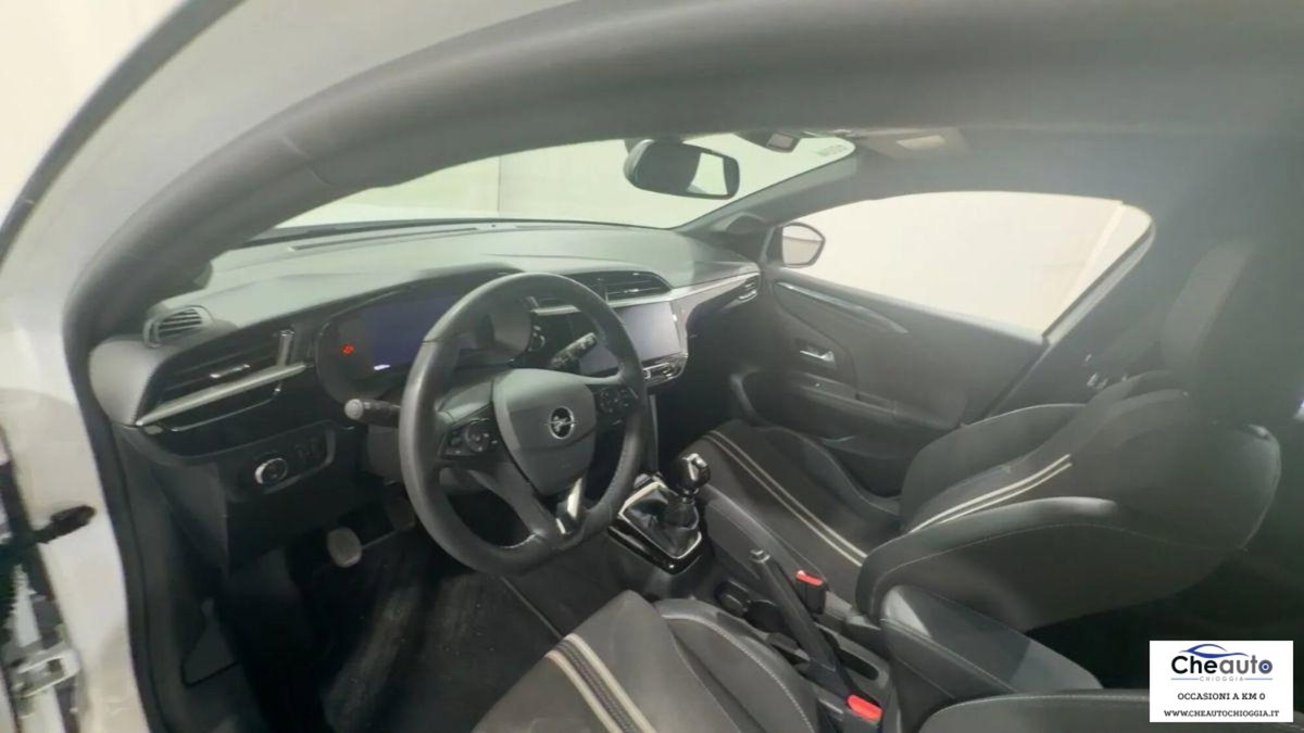 Opel Corsa 1.2 100 CV GS Line (6)
