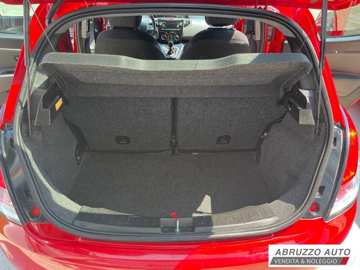 Lancia Ypsilon 1.3 MJT 16V 95 CV 5 porte S&S Platinum (16)
