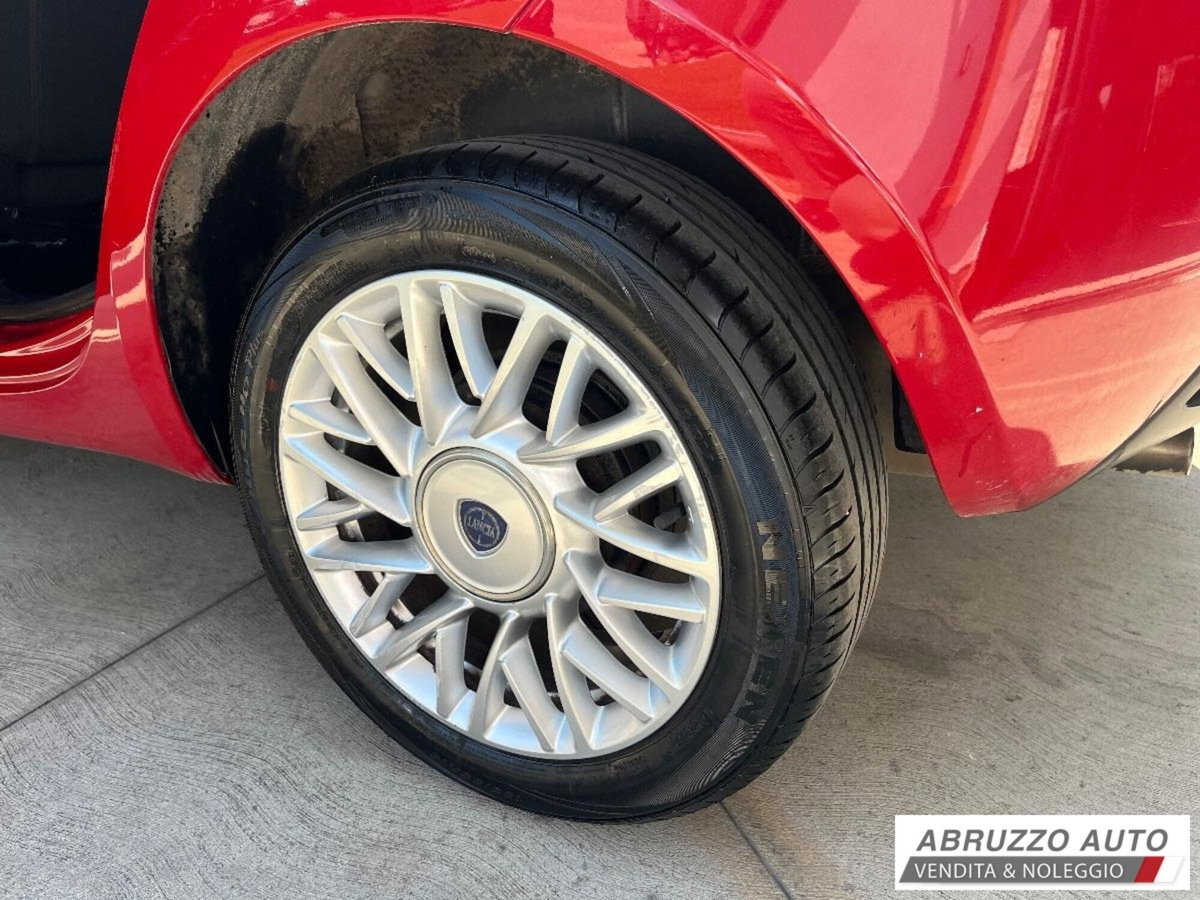 Lancia Ypsilon 1.3 MJT 16V 95 CV 5 porte S&S Platinum (18)