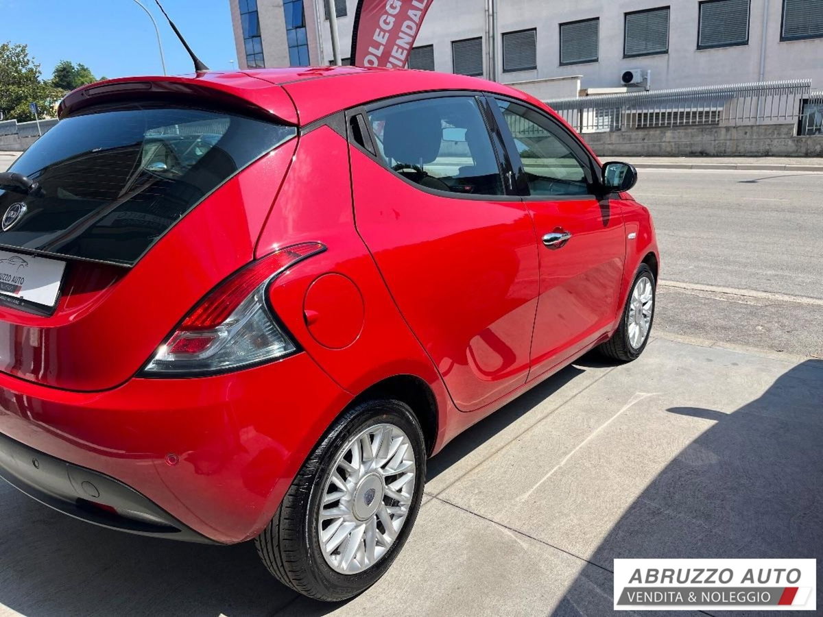 Lancia Ypsilon 1.3 MJT 16V 95 CV 5 porte S&S Platinum (4)