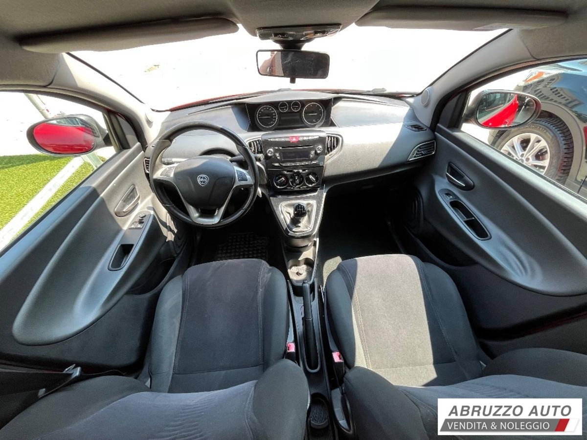 Lancia Ypsilon 1.3 MJT 16V 95 CV 5 porte S&S Platinum (7)