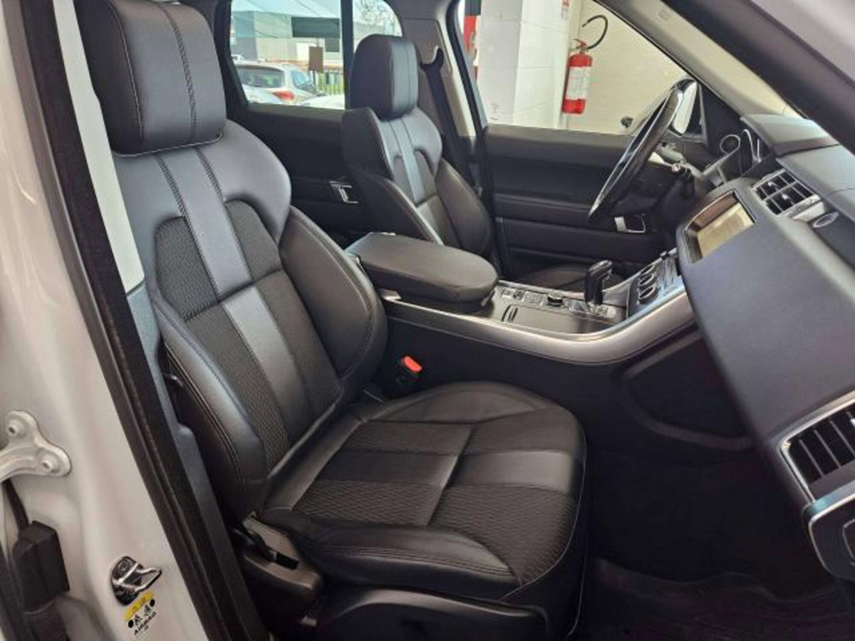 Land Rover Range Rover Sport 3.0 TDV6 HSE (11)