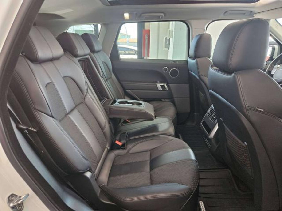 Land Rover Range Rover Sport 3.0 TDV6 HSE (13)