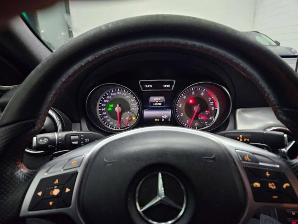Mercedes-Benz GLA SUV 250 Premium (11)