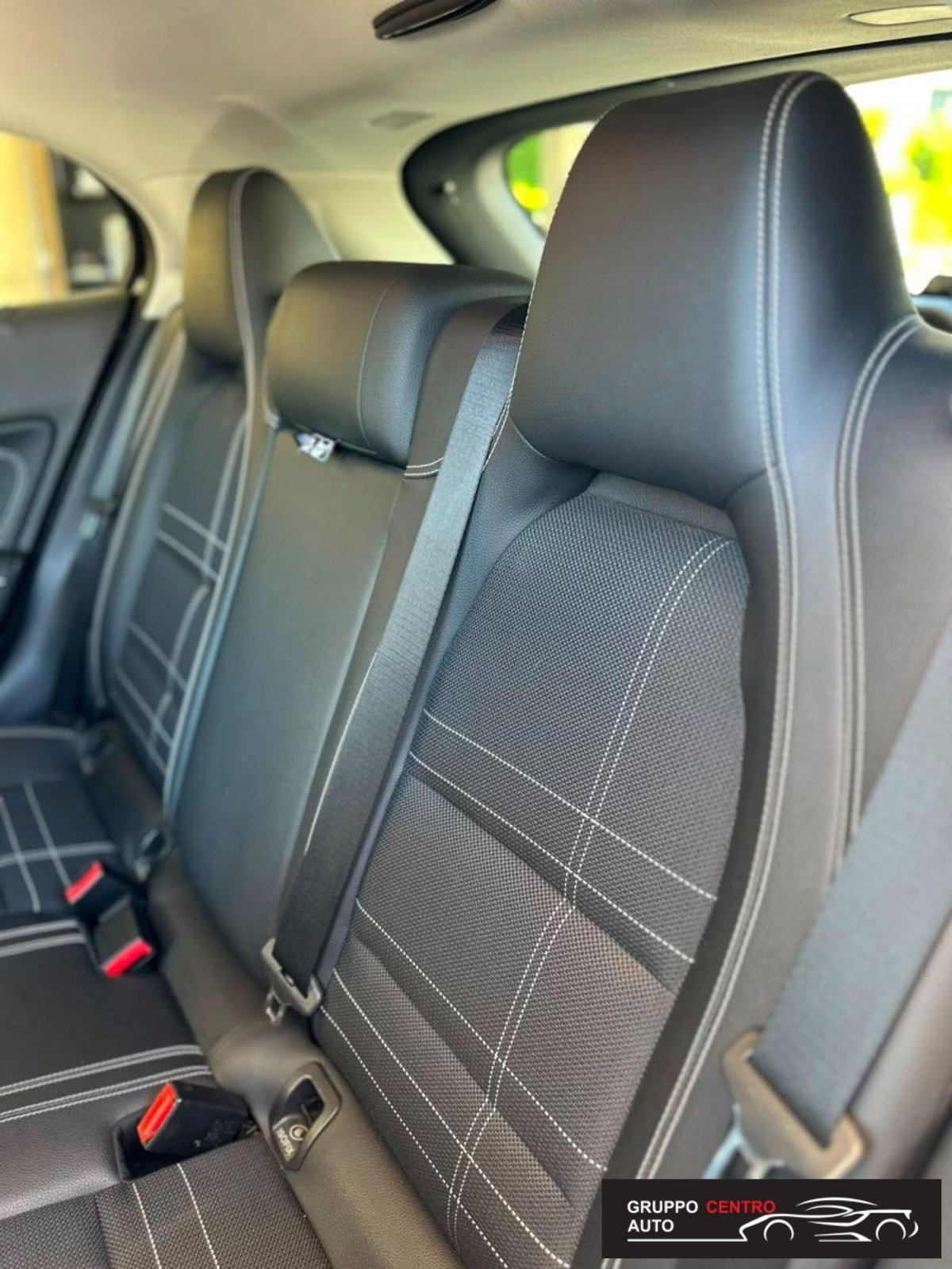 Mercedes-Benz GLA SUV 220 d Automatic 4Matic Premium (15)
