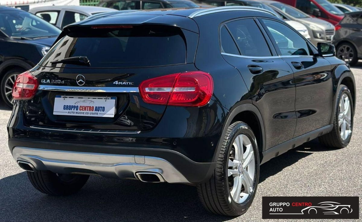 Mercedes-Benz GLA SUV 220 d Automatic 4Matic Premium (4)