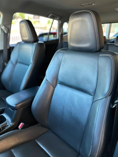 Toyota Rav4 D-CAT A/T 4WD Lounge White Ed. (11)