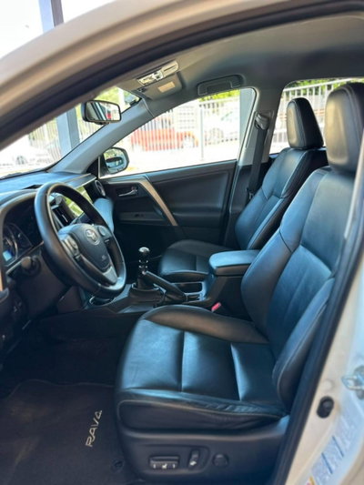 Toyota Rav4 D-CAT A/T 4WD Lounge White Ed. (16)
