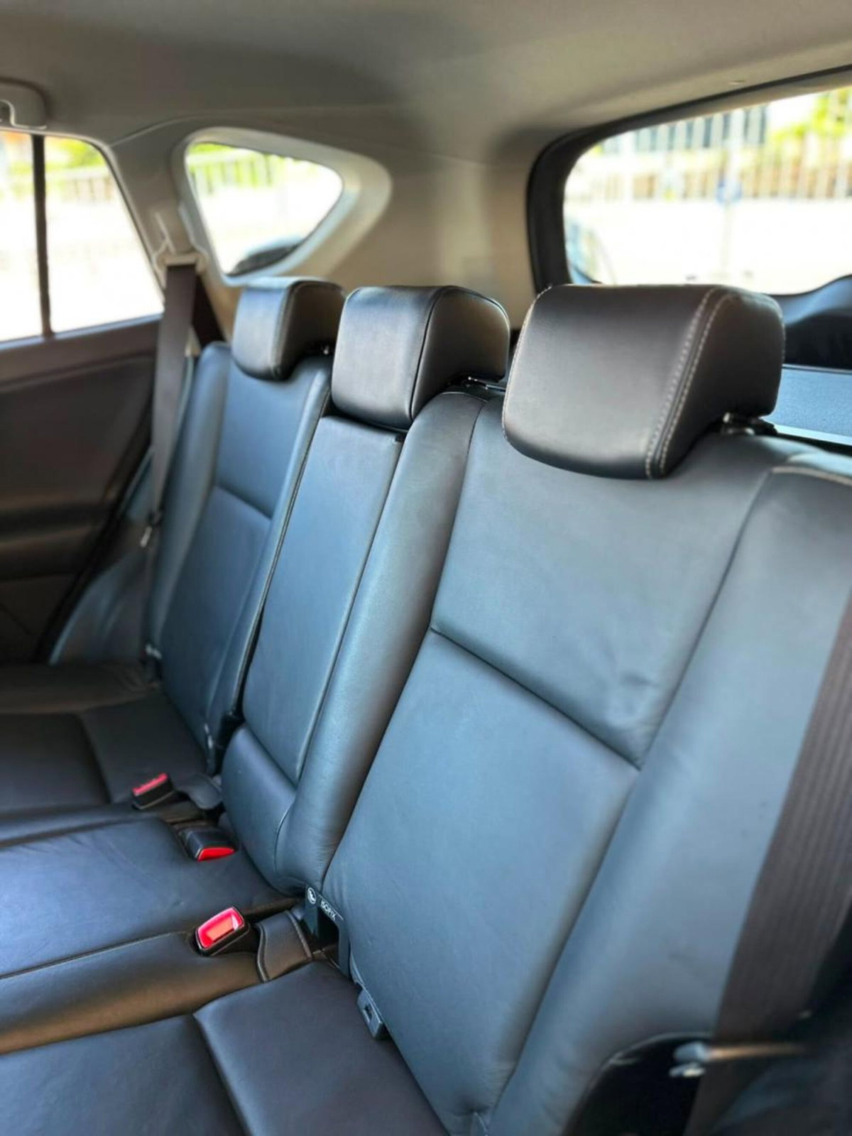 Toyota Rav4 D-CAT A/T 4WD Lounge White Ed. (20)