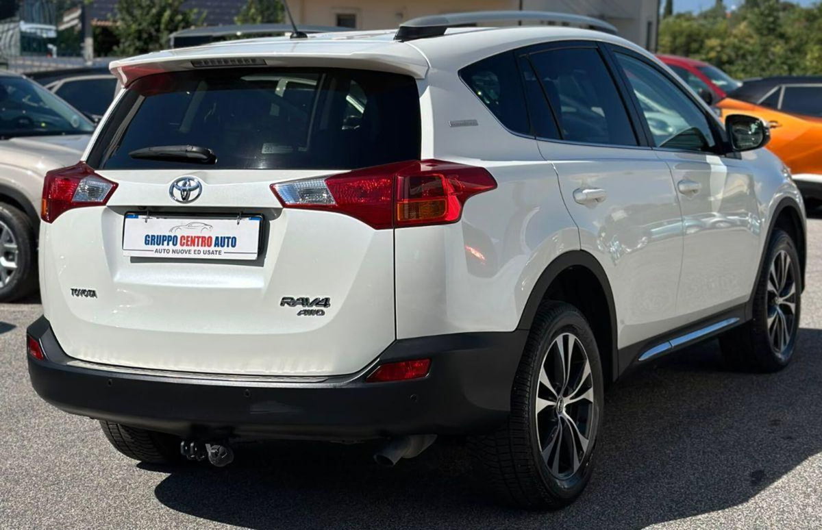 Toyota Rav4 D-CAT A/T 4WD Lounge White Ed. (3)