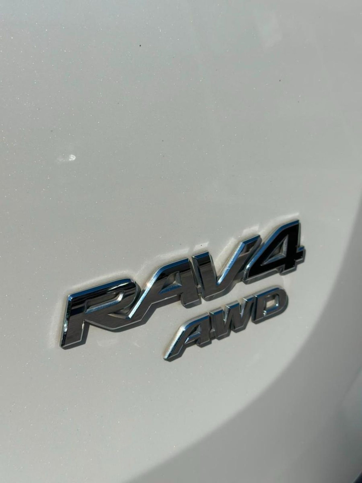 Toyota Rav4 D-CAT A/T 4WD Lounge White Ed. (7)