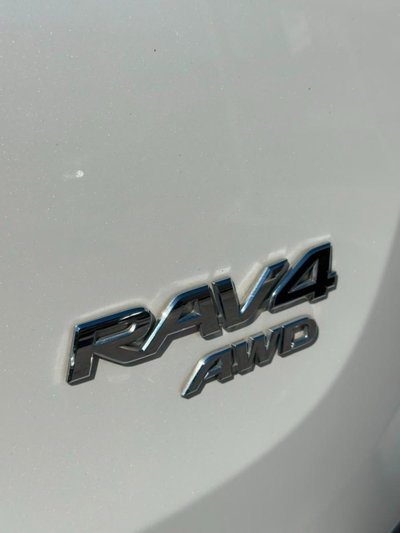 Toyota Rav4 D-CAT A/T 4WD Lounge White Ed. (7)