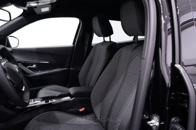 Peugeot 2008 1.2 hybrid Allure 145cv e-dcs6 (13)