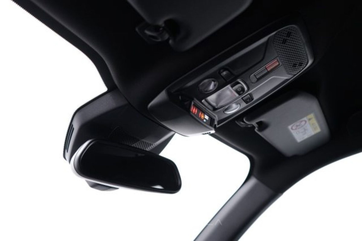 Peugeot 2008 1.2 hybrid Allure 145cv e-dcs6 (18)