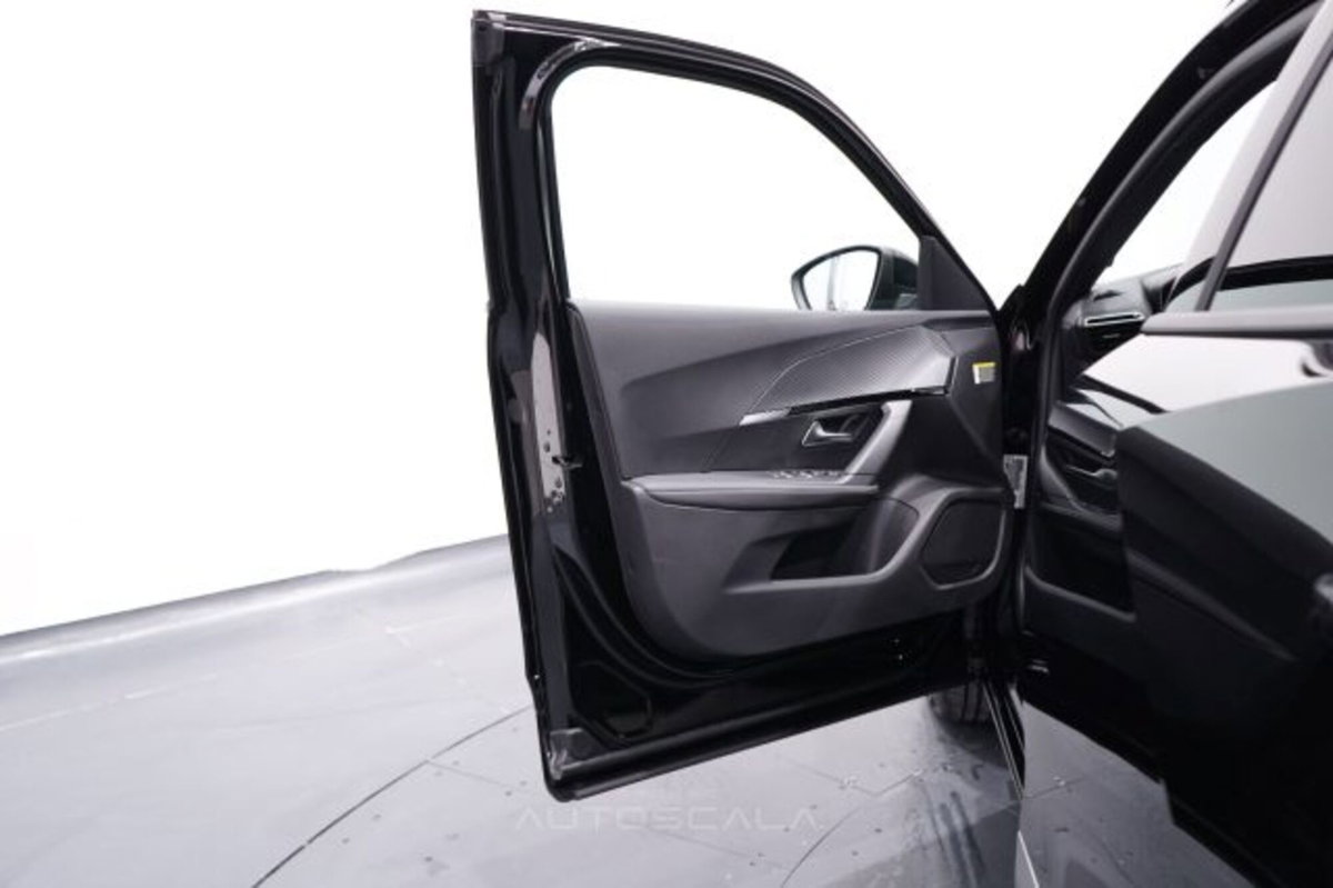 Peugeot 2008 1.2 hybrid Allure 145cv e-dcs6 (9)