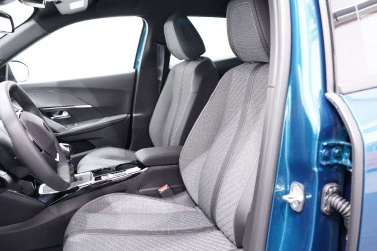 Peugeot 2008 1.2 puretech Allure s&s 100cv (11)