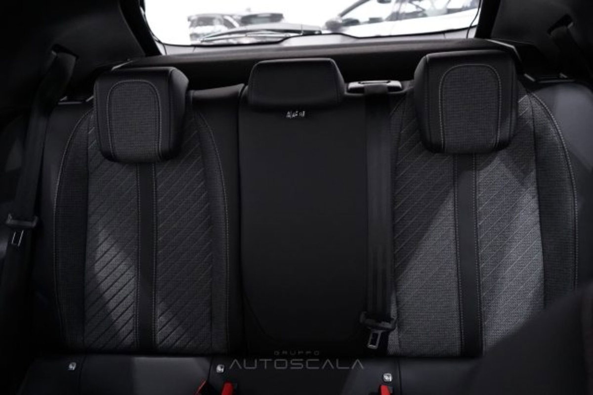 Peugeot 2008 1.2 puretech Allure s&s 100cv (19)