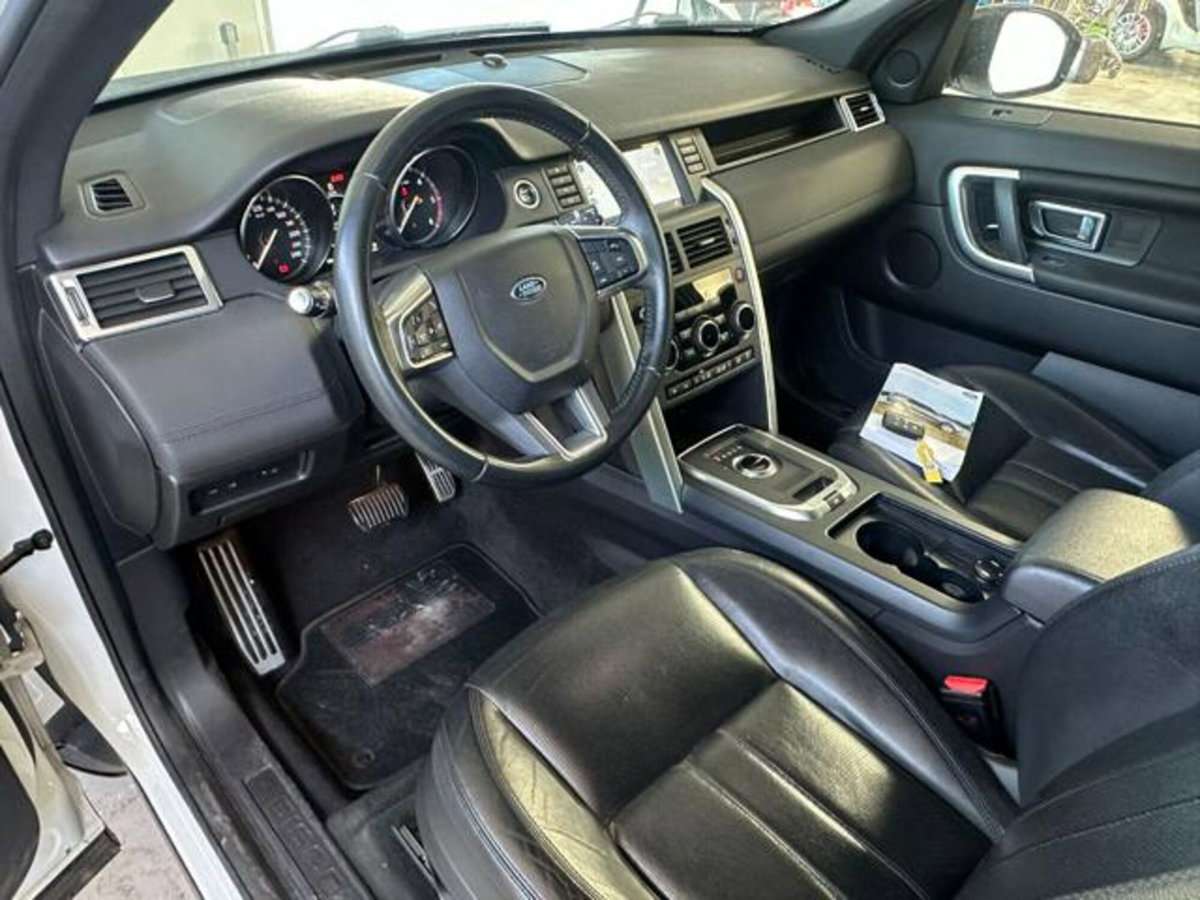 Land Rover Discovery Sport 2.0 TD4 150 CV HSE (12)