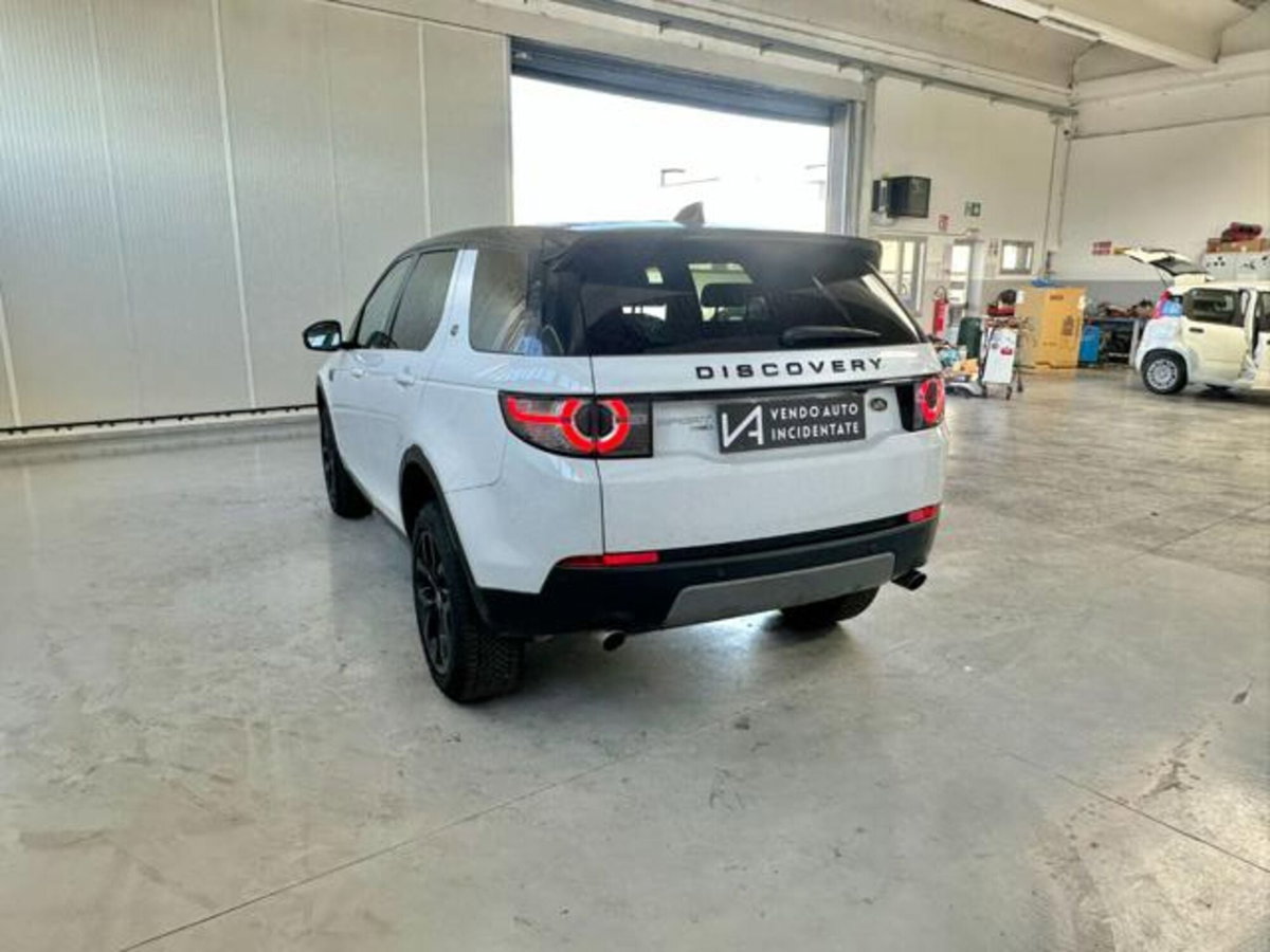 Land Rover Discovery Sport 2.0 TD4 150 CV HSE (5)