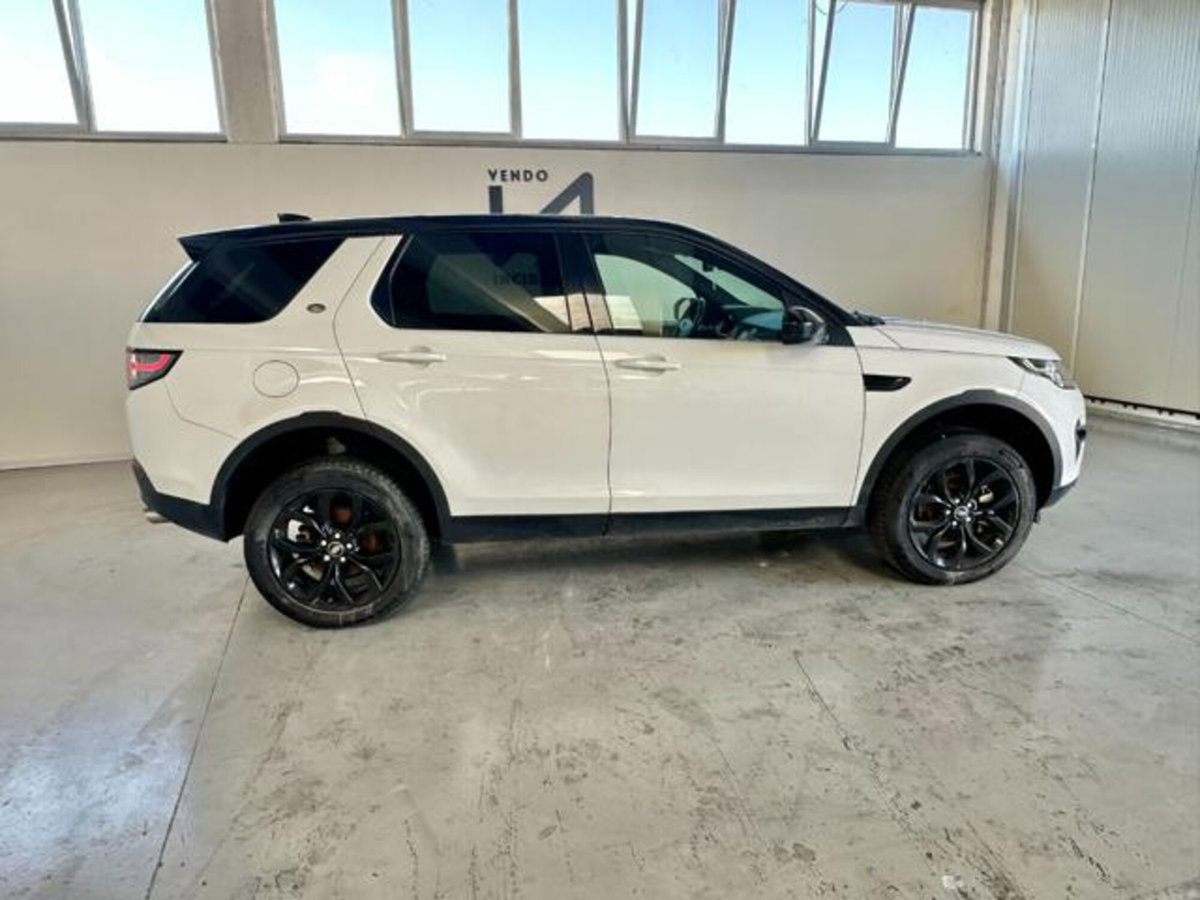 Land Rover Discovery Sport 2.0 TD4 150 CV HSE (8)