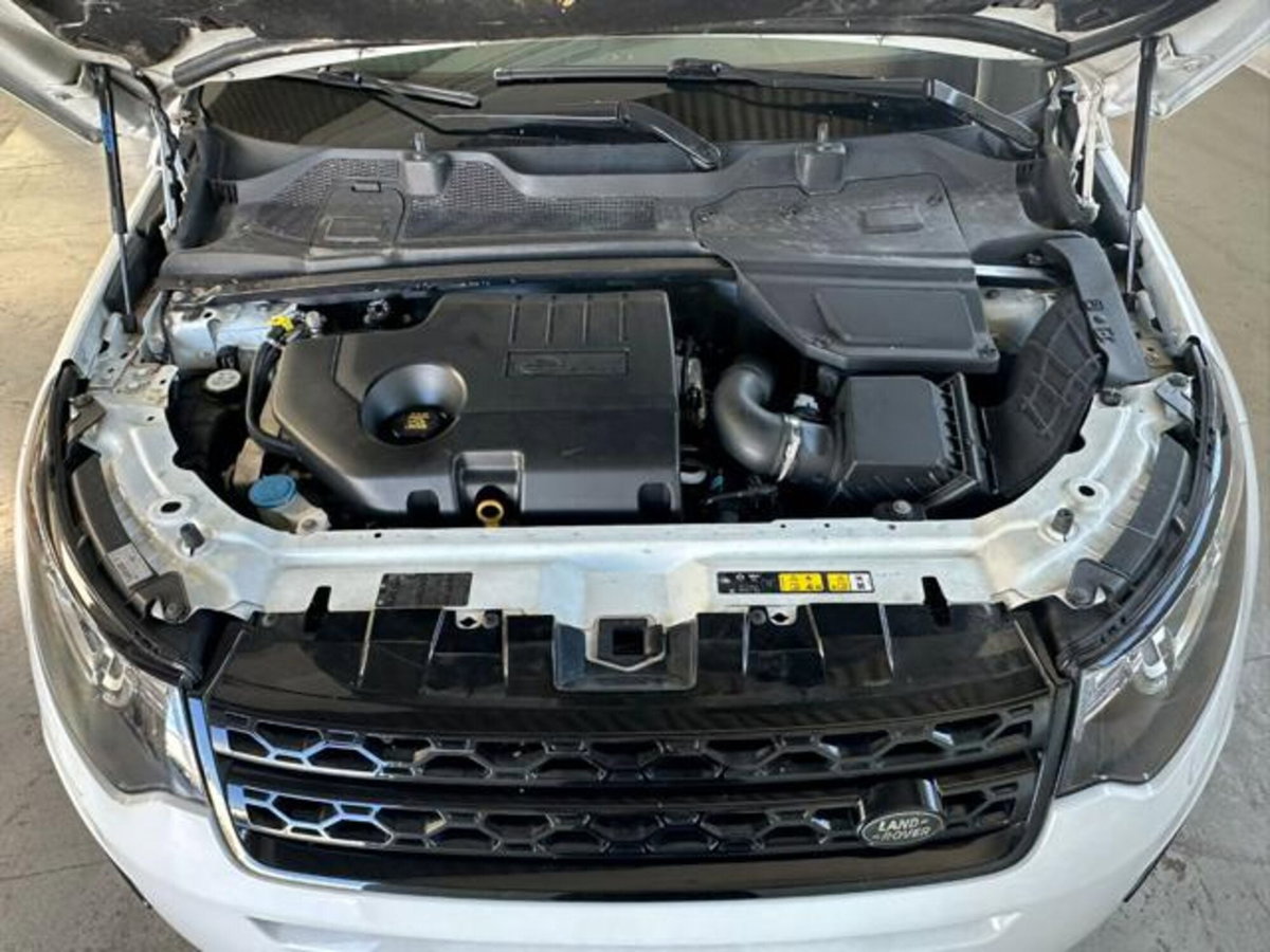 Land Rover Discovery Sport 2.0 TD4 150 CV HSE (9)