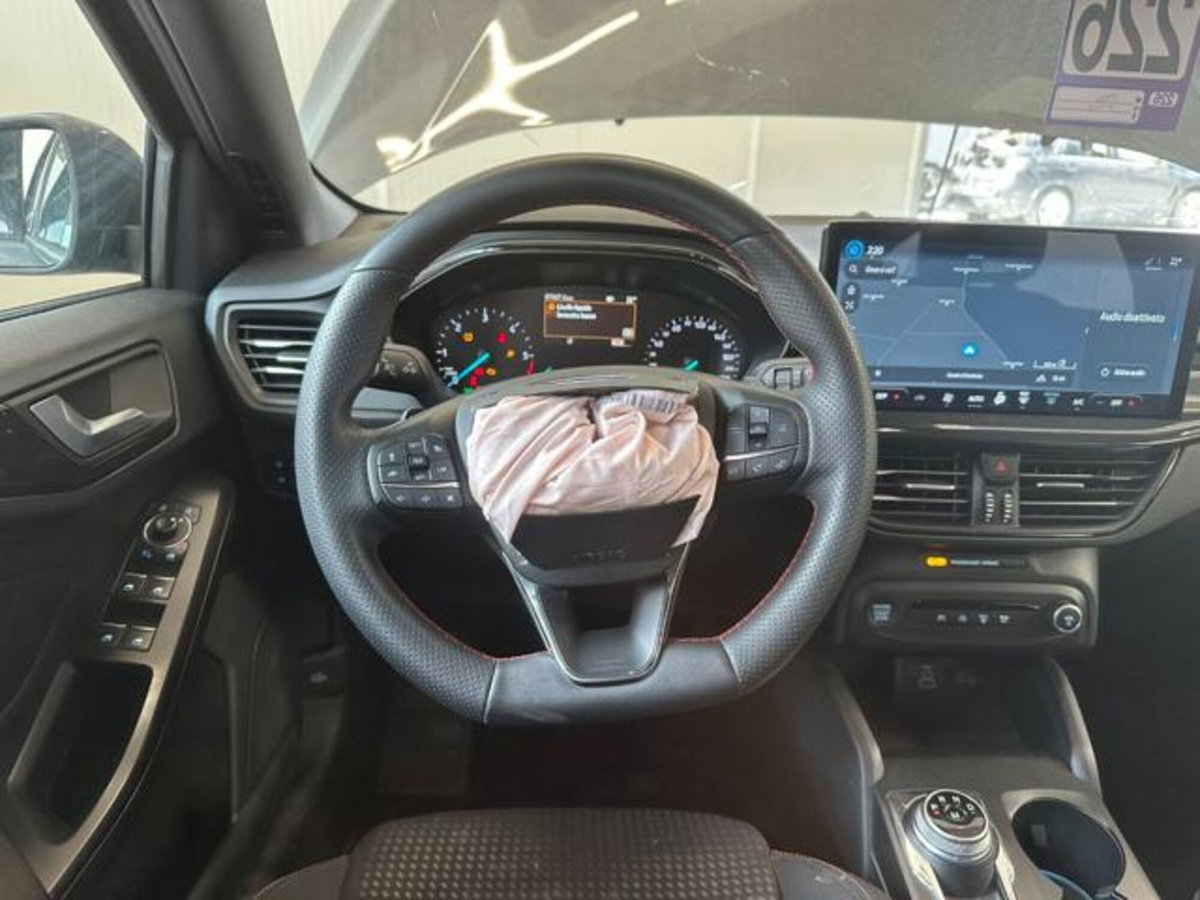Ford Focus Station Wagon 1.5 EcoBlue 115 CV automatico SW ST-Line Design (16)