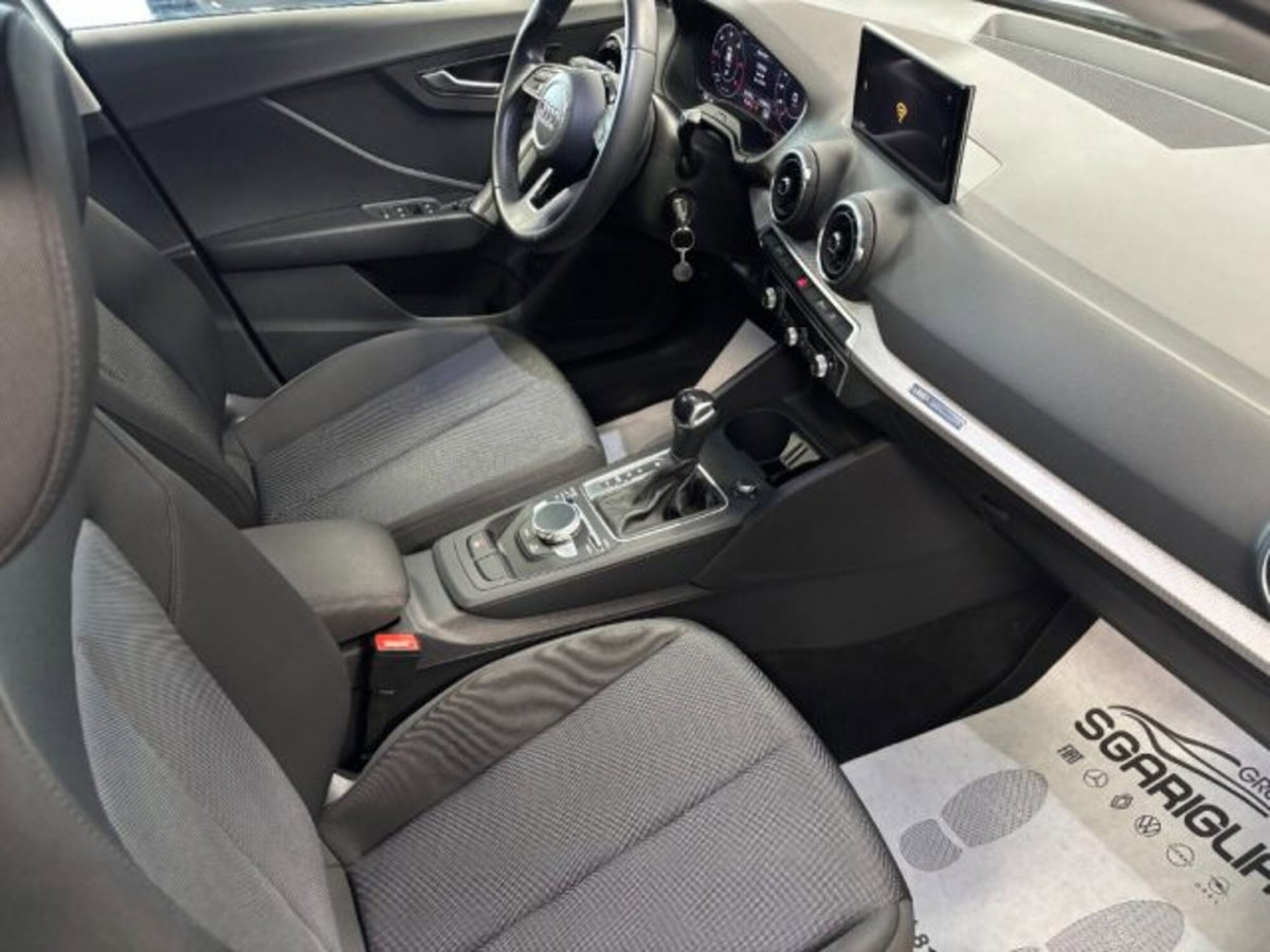 Audi Q2 Q2 35 TDI S tronic Identity Black (10)