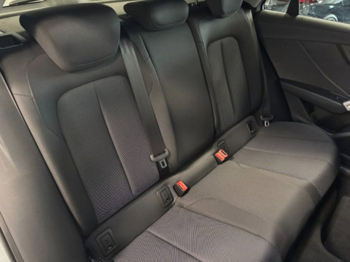 Audi Q2 Q2 35 TDI S tronic Identity Black (12)