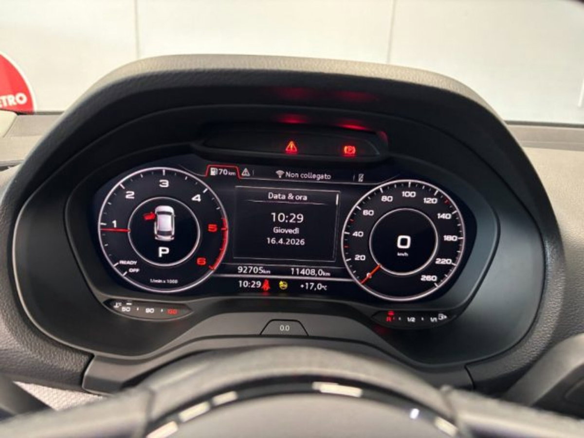 Audi Q2 Q2 35 TDI S tronic Identity Black (17)