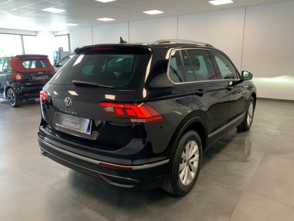 Volkswagen Tiguan 2.0 tdi Elegance 150cv dsg (6)