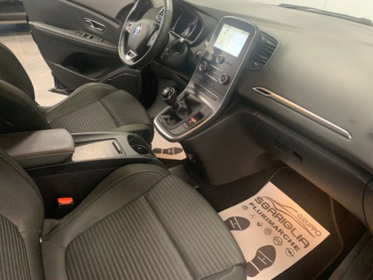 Renault Grand Scénic 1.7 blue dci Intens 120cv (10)