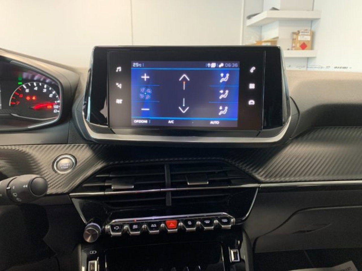 Peugeot 2008 BlueHDi 110 S&S Allure Pack (18)