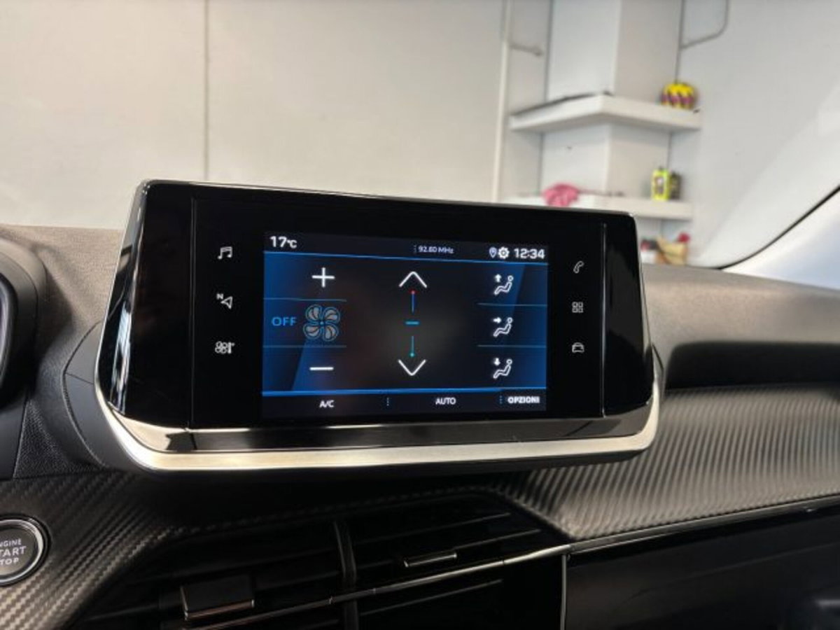 Peugeot 2008 BlueHDi 110 S&S Allure Pack (12)