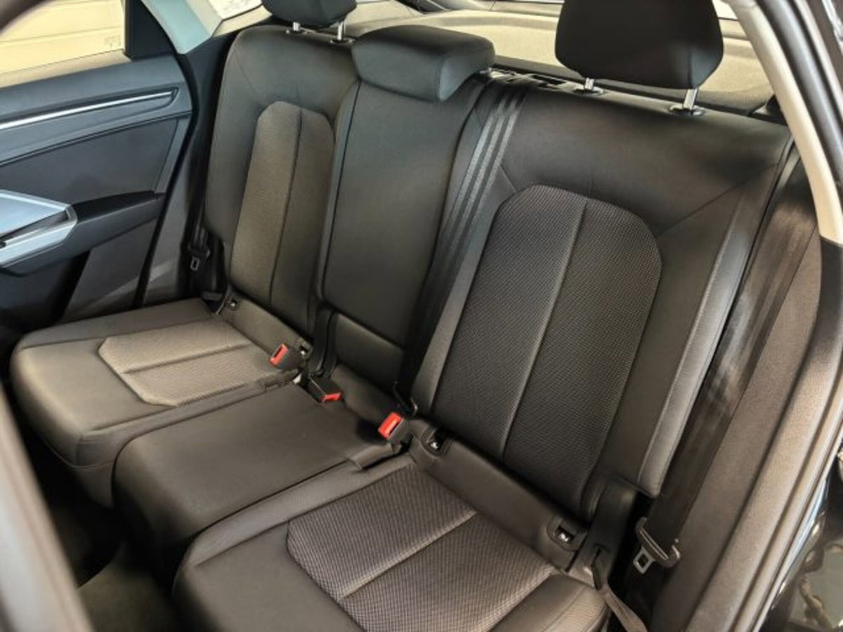 Audi Q3 Sportback 35 TDI S line edition (14)